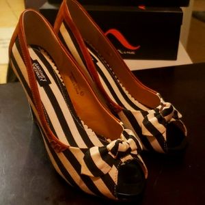 Naughty Monkey Shoes 6.5 US